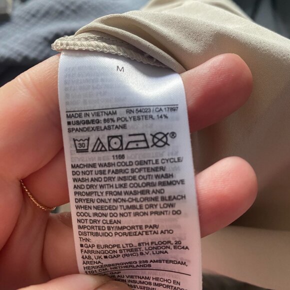 GapFit High Rise Runaround Cargo Joggers in Moonstone Beige Sz M - Picture 8 of 9